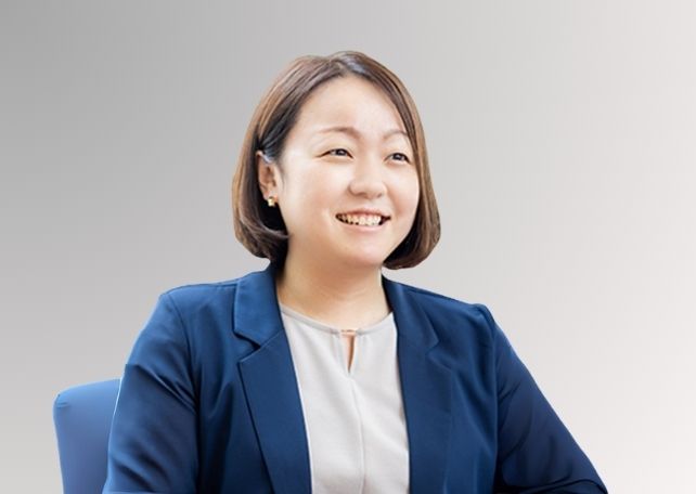 弁護士 小栁 美佳