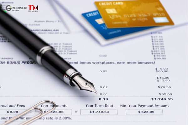 ベトナムで銀行口座を開設するための必要書類とクレジットカードのイメージ