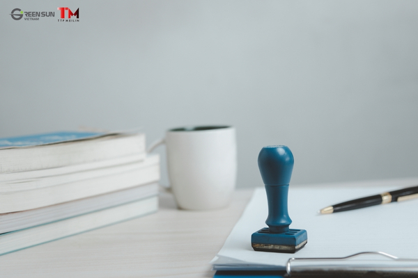 Self-checklist for Vietnam work permit documents